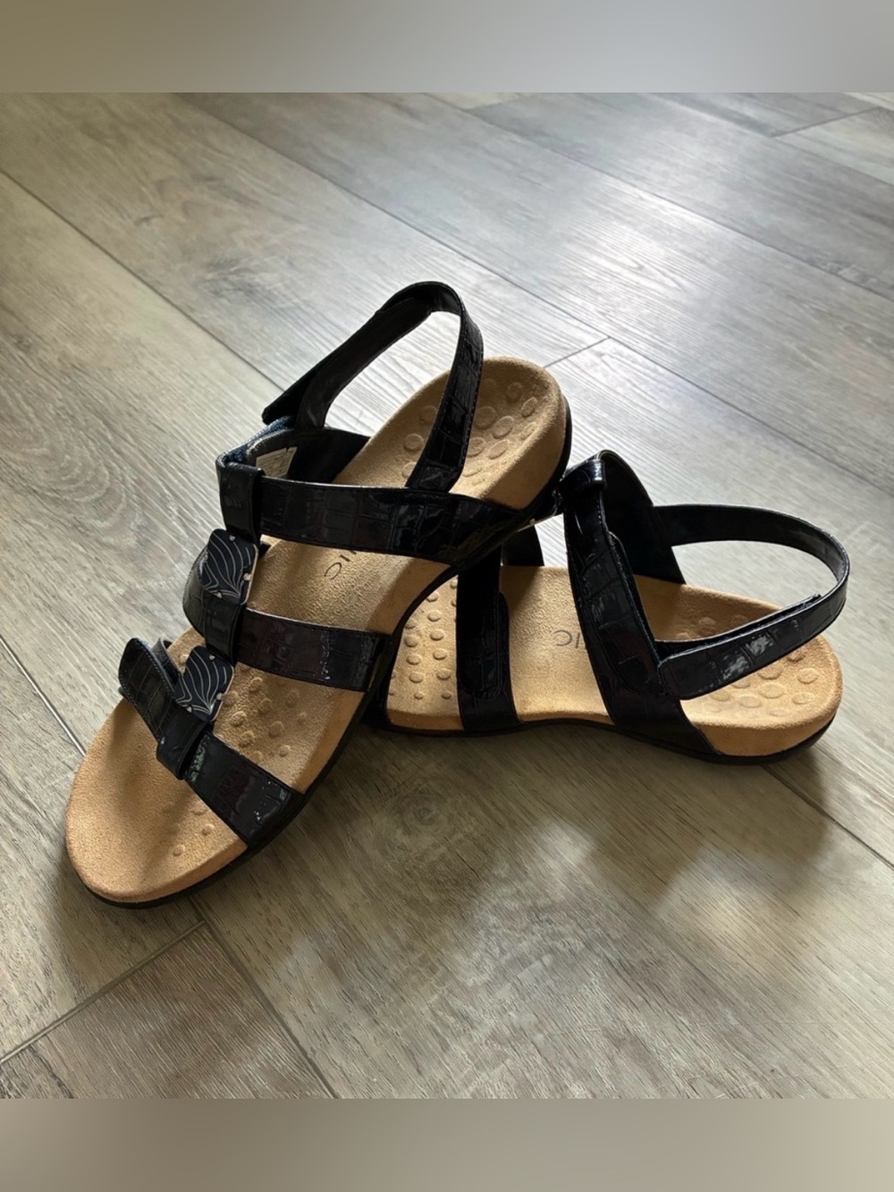 Vionic Rest Amber Triple Strap Sandal Blue Decorative Adjustable Buckles Size 9